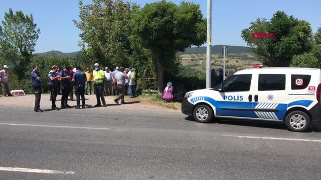 kullandigi traktor devrilince duserek oldu 2 14337057 o