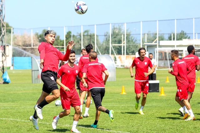 Samsunspor'da takım sil baştan: 20 futbolcu gitti, 19 futbolcu geldi