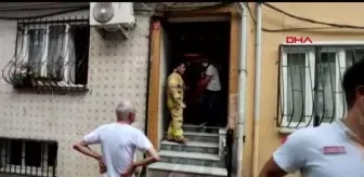 Sadi Konuk: Son dakika haberi... ŞİŞLİ'DE EVDE FENALAŞAN KADINI İTFAİYE EKİPLERİ KURTARDI Sadi Konuk: Son dakika haberi... ŞİŞLİ'DE EVDE FENALAŞAN KADINI İTFAİYE EKİPLERİ KURTARDI