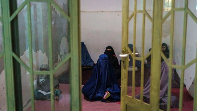 Taliban'ın tehdidi altındaki kadınlar anlatıyor: 'Bizi öldürmeye geliyorlar'