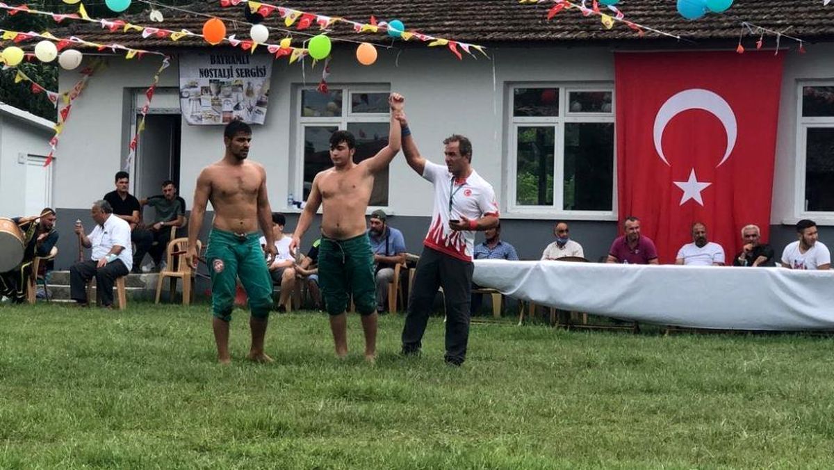 TEKKEKÖY KARAKUCAK GÜREŞLERİNDE İLKADIM RÜZGARI ESTİ