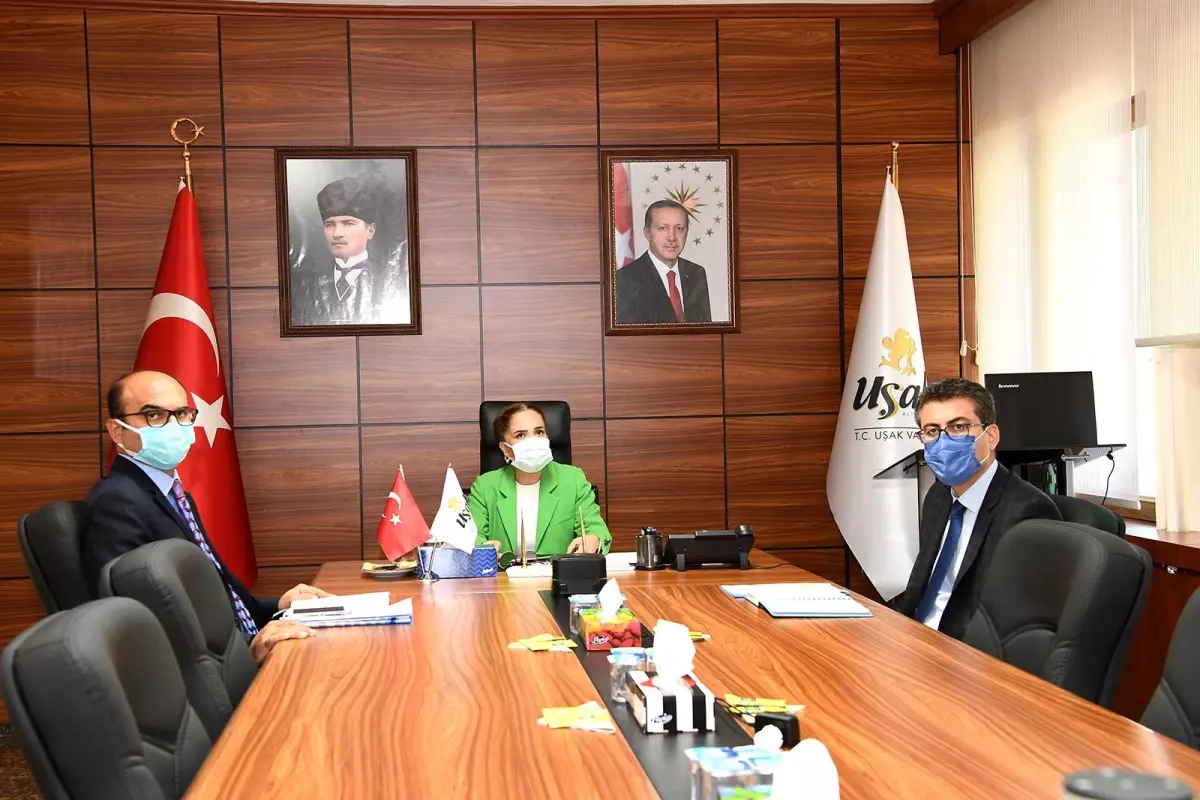 Vali Funda Kocabıyık başkanlığında afet bölgesi yardım kampanyası istişare toplantısı yapıldı