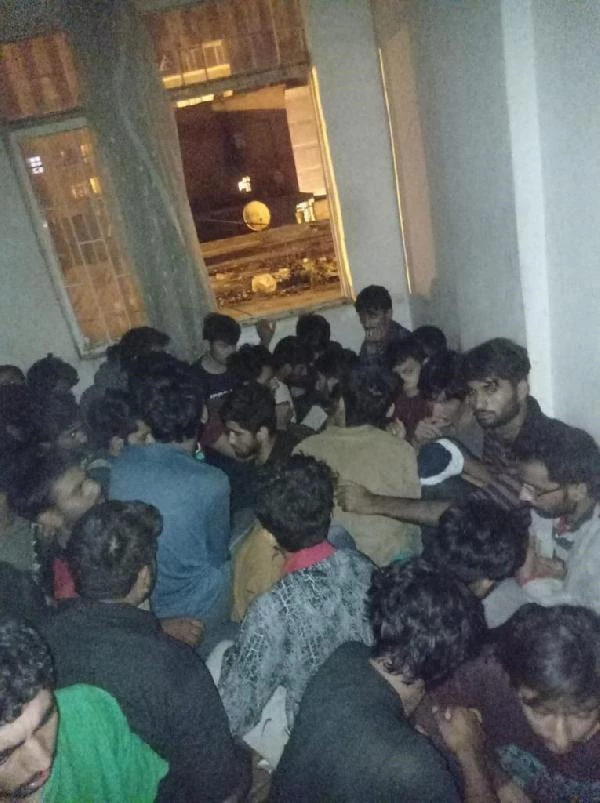 Van'da iki apartmana baskın! İki apartmanda 115 Afgan uyruklu göçmen yakalandı