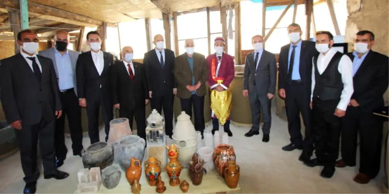 Yılın Ahisi Purutoğlu Kaftanını Giydi