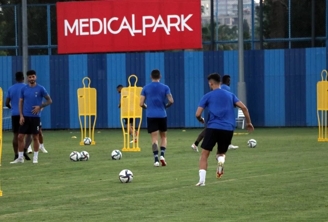 Adana Demirsporlu futbolcular kadrolarına güveniyor