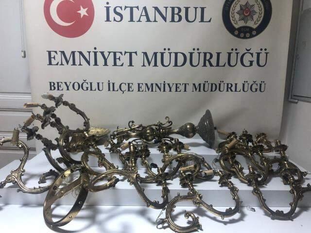 Akılalmaz olay! Tarihi şamdanı çalıp hurda fiyatına sattı