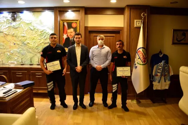 Manavgat'ta yangın söndürme çalışmalarına katılan itfaiye personeline teşekkür belgesi