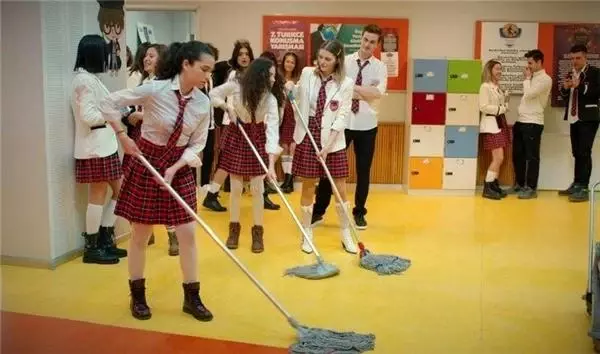 Kardeşlerim dizisinde külotlu çorap krizi patlak verdi!