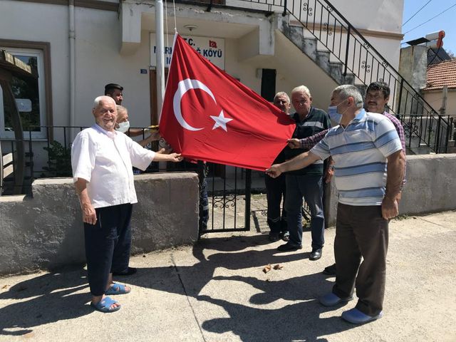 kocaelili mehmet dedenin istedigi turk bayrag 3 14338333 o