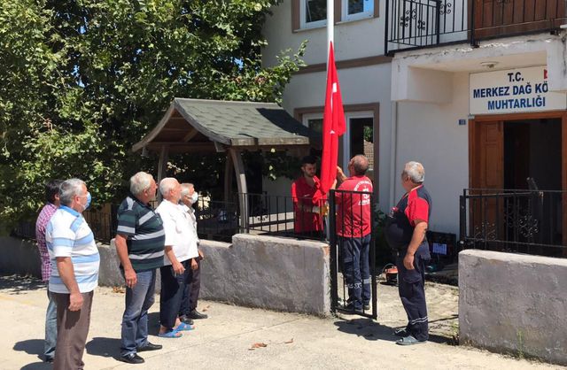 kocaelili mehmet dedenin istedigi turk bayrag 5 14338333 o