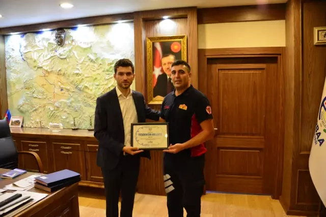 Manavgat'ta yangın söndürme çalışmalarına katılan itfaiye personeline teşekkür belgesi