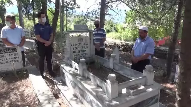 Son dakika haber | Marmara Depremi'nde şehit olan polis memuru mezarı başında anıldı