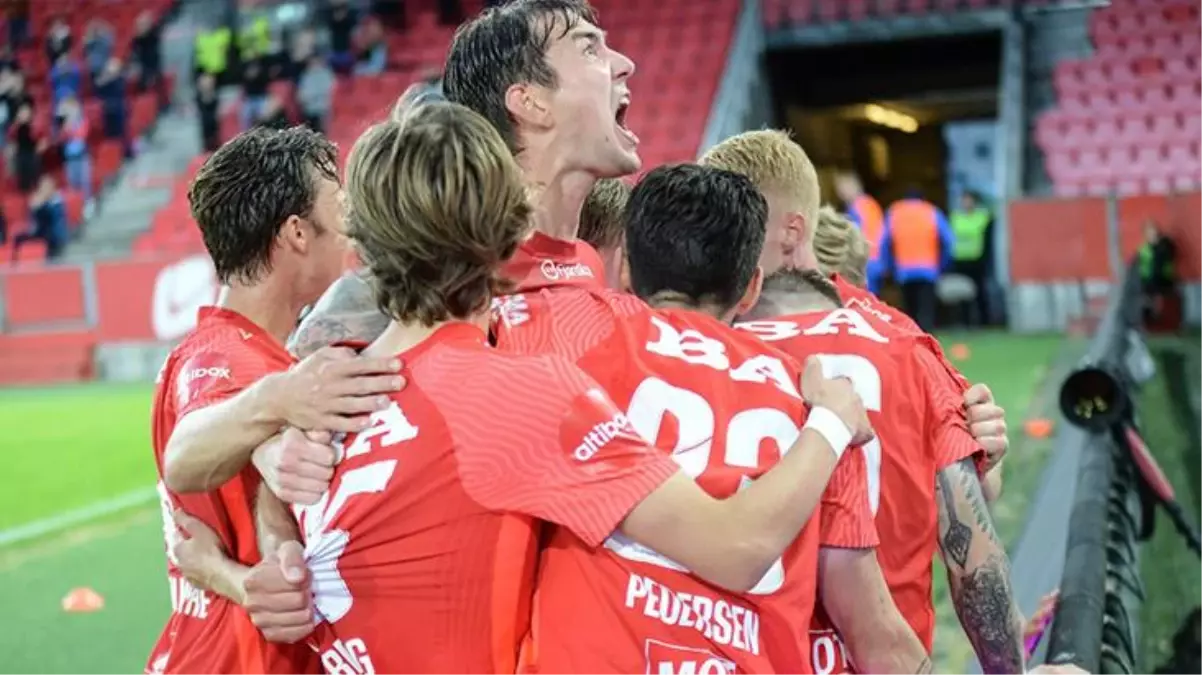 Norveç'te büyük skandal! 12 futbolcu, 4 kadınla stadyumda cinsel ilişkiye girilmedik yer bırakmadı