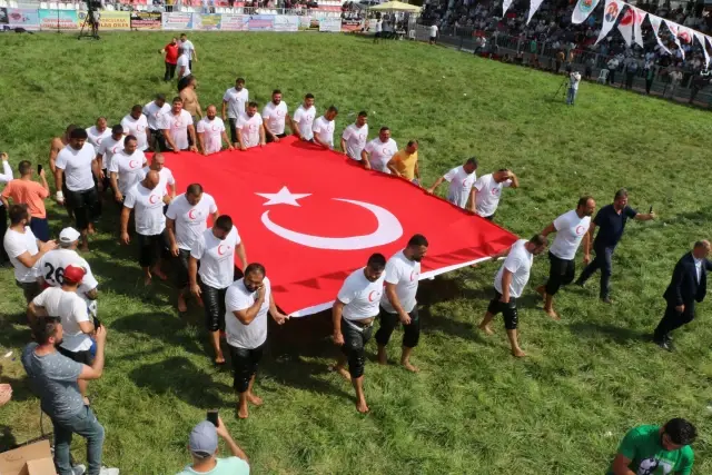 Alaçam'da Yağlı Pehlivan Güreşleri'nde başpehlivan Fatih Atlı oldu