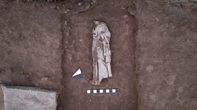 Aizanoi Antik Kenti hafriyatında "Hygieia heykeli" bulundu