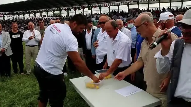 Alaçam'da Yağlı Pehlivan Güreşleri'nde başpehlivan Fatih Atlı oldu