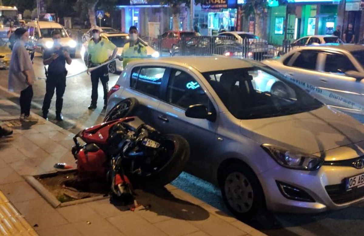 Amasya'da kaldırıma çarpıp savrulan motosikletin sürücüsü hayatını kaybetti - Vimarsana News