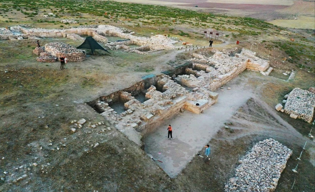 Amorium Antik Kenti hafriyatında Selçuklu ve beylik devri kalıntılarına ulaşıldı