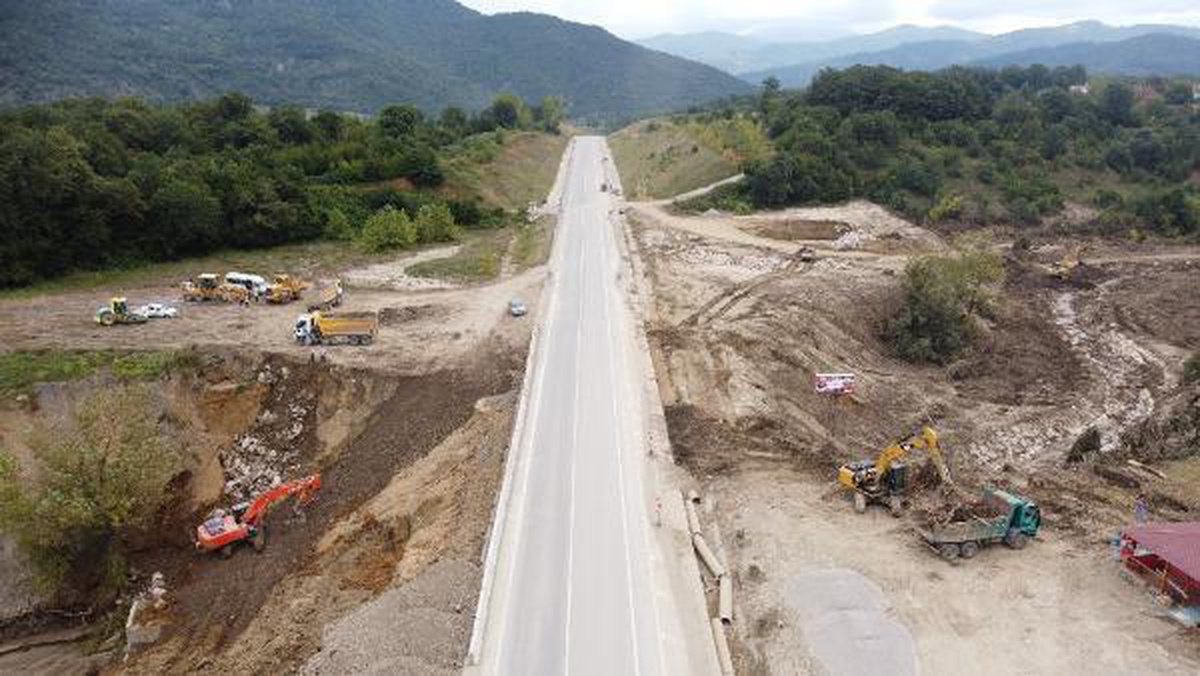 Bartın'da selde çöken kara yolunun 200 metrelik bölümü onarıldı