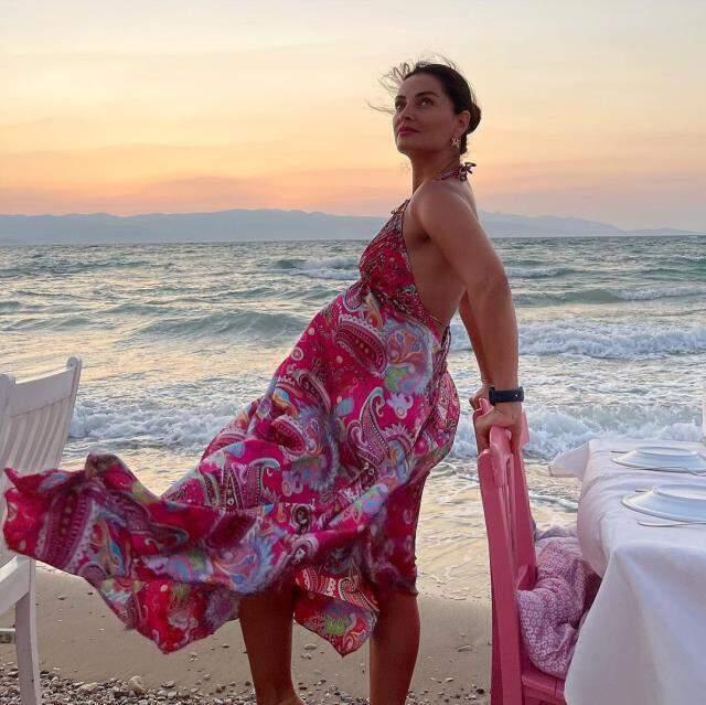 Bir dönemin reyting rekortmeni dizisi Yılan Hikayesi'nin Başak komiseri Betül Şahin güzelliğinden hiçbir şey kaybetmedi Bir dönemin reyting rekortmeni dizisi Yılan Hikayesi'nin Başak komiseri Betül Şahin güzelliğinden hiçbir şey kaybetmedi