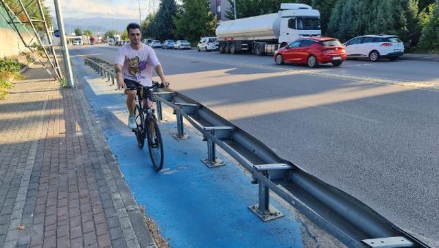 bisiklet yolunda yuksek gerilim bariyeri 3 14341215 o