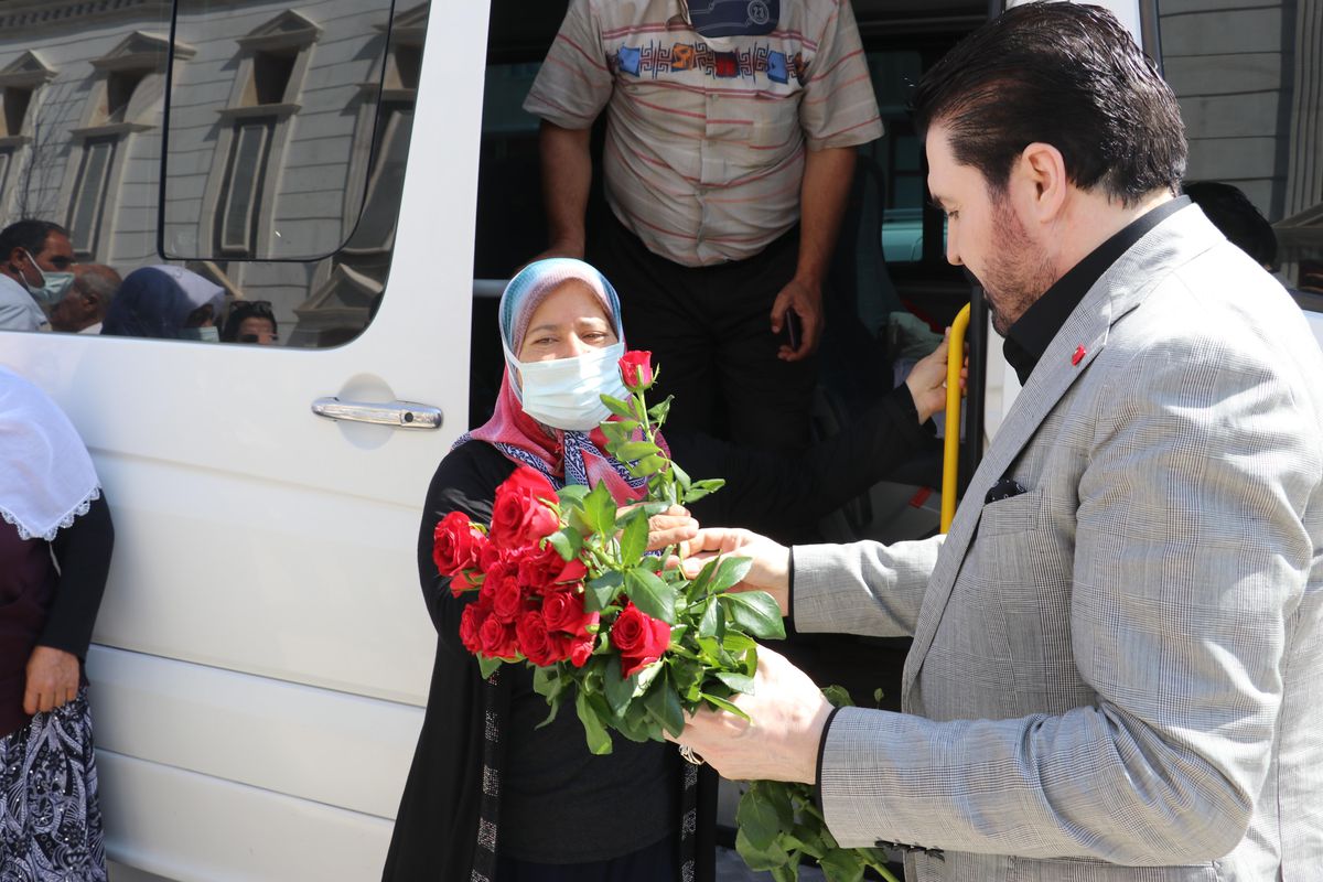 Diyarbakır annelerinden 'Beyaz Yürüyüş'e hazırlanan Ağrı Belediyesine teşekkür ziyareti
