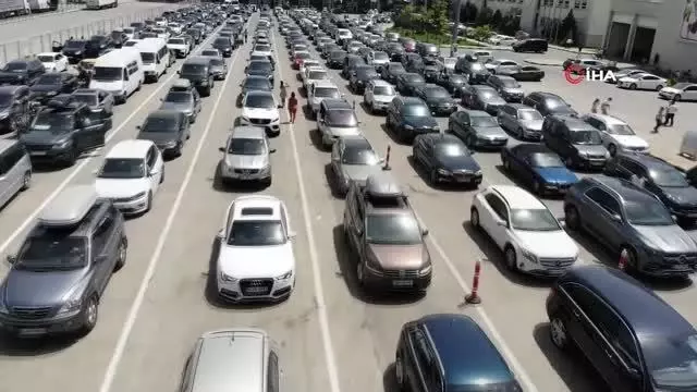 Gurbetçiler dönüş yolunda bagajlarını doldurdu
