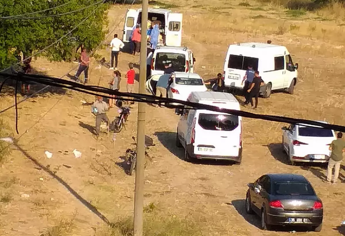 İzmir'de boş arazide erkek cesedi bulundu