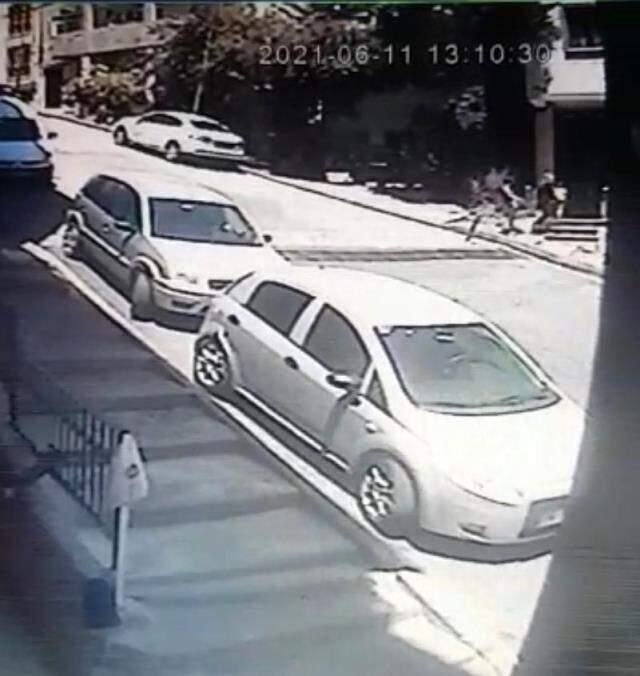 Karnının burnunda olmasına aldırmadı! Hamile kadın, minik çocuğun kumbarasını çaldı