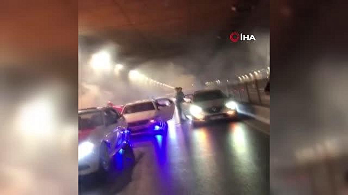 Son dakika haberi | (ÖZEL)Asker eğlencesi yapmak isteyen magandalar yol kapatıp, lastik yaktı - Vimarsana News