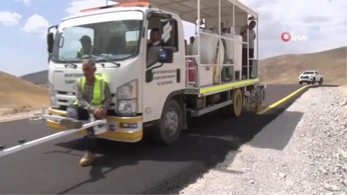 Van Büyükşehir Çaldıran kayak merkezinin yolunu asfaltladı