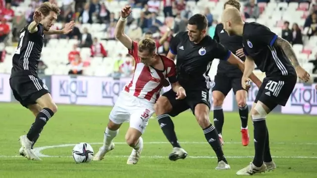 Yiğido paramparça! Avrupa Konferans Ligi Play-Off Turu ilk maçında Sivasspor, sahasında Kopenhag'a 2-1 mağlup oldu Yiğido paramparça! Avrupa Konferans Ligi Play-Off Turu ilk maçında Sivasspor, sahasında Kopenhag'a 2-1 mağlup oldu