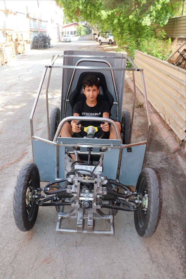 Adanalı öğrenciler, TÜBİTAK'ın elektrikli araba yarışında "Wolfmobil" ile derece hedefliyor