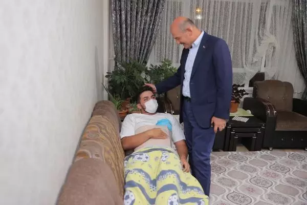Son dakika... Bakan Soylu, Emirhan Yalçın'ın ailesini ziyaret etti