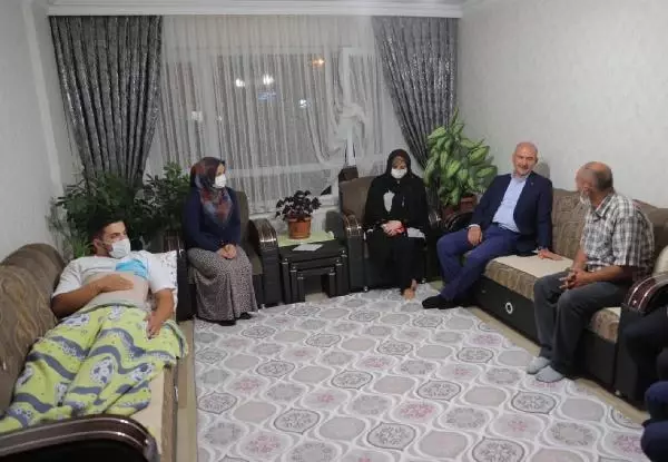 Son dakika... Bakan Soylu, Emirhan Yalçın'ın ailesini ziyaret etti