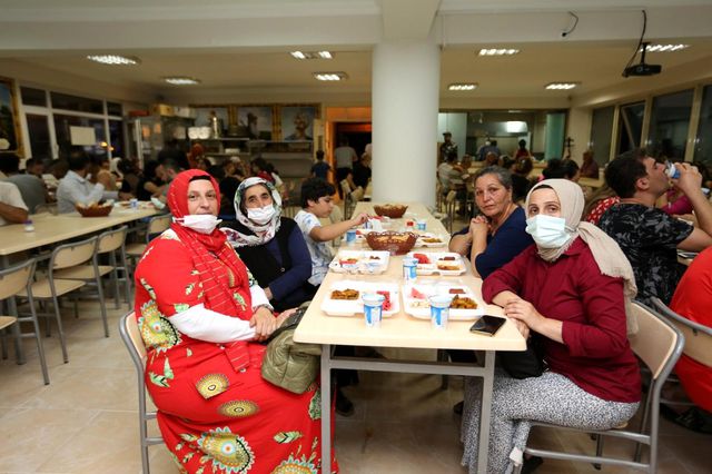 baskan aygun muharrem iftarina katildi 2 14344001 o