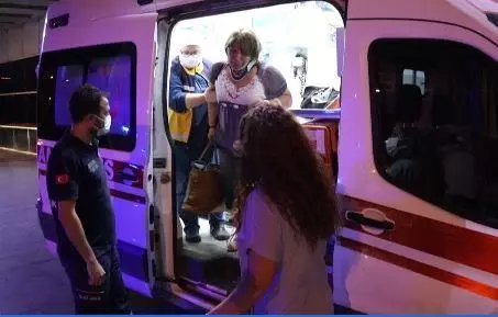 Kamyona çarpan minibüsteki 7 kişi yaralandı