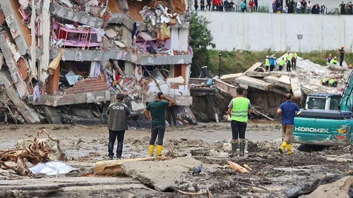 Karadeniz'deki sel felaketinde hayatını kaybedenlerin sayısı 79 oldu, kayıp 34 kişi ise hala aranıyor - Vimarsana News