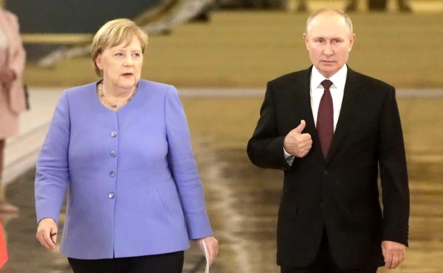 Son Dakika | Putin: "ABD ve NATO'nun Afganistan'daki operasyonlarının başarılı olduğunu söylemek mümkün değil"Merkel: "Almanya'nın önceliği, 20 yıllık NATO...