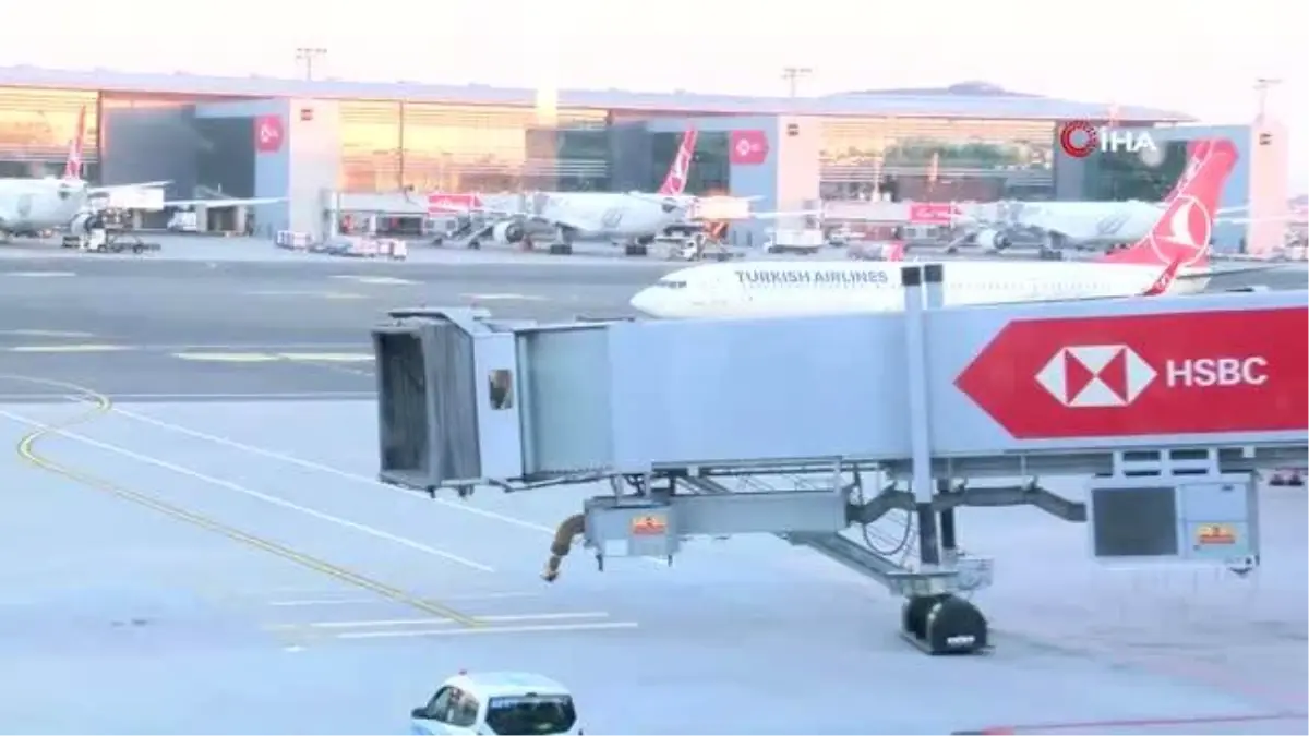 Afganistan'dan tahliye edilen 160 yolcu daha yurda getirildi