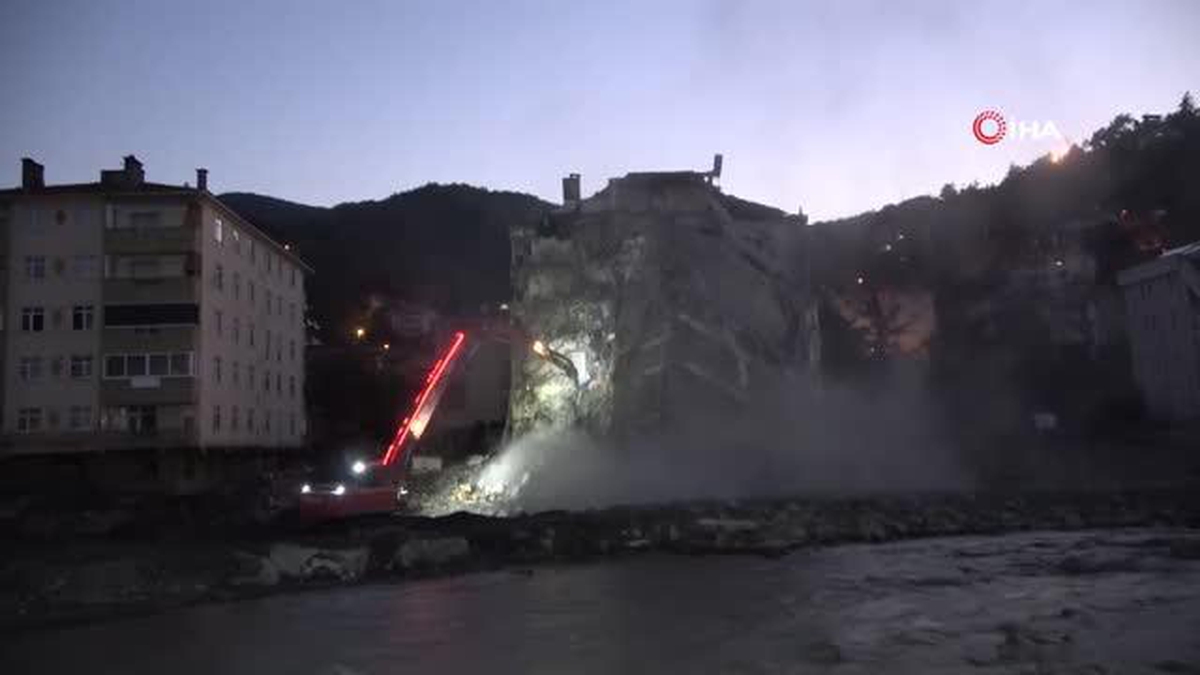 Batı Karadeniz'de sel afetinde acil yıkılacak 137 bina bulunuyor