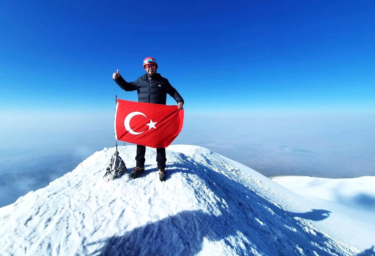 Son dakika haberi... Belgeselde izledi, en yüksek zirveye tırmanmaya karar verdi - Vimarsana News