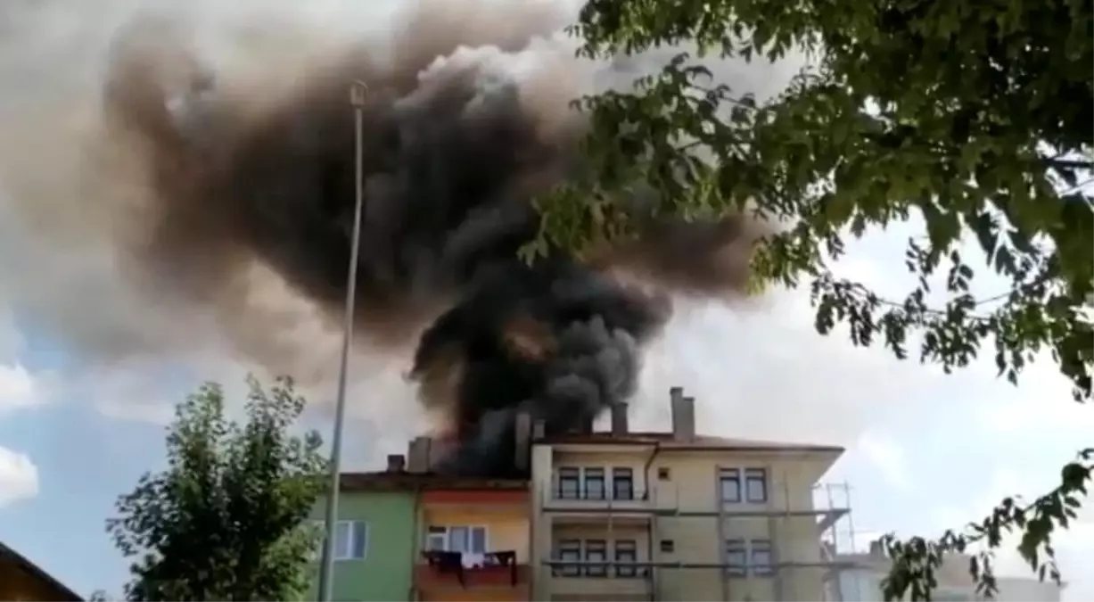 Çorum'da korkutan çatı yangını