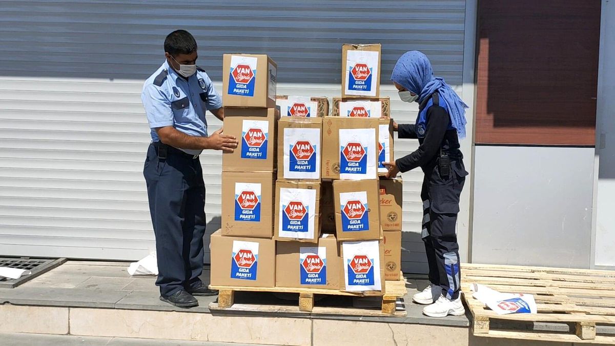 Erciş'ten sel bölgesine yardım