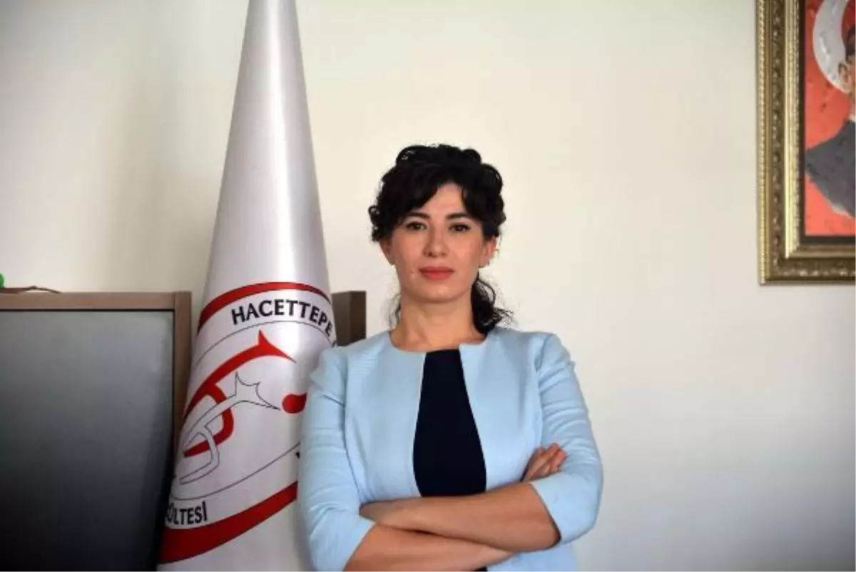 Hemşirelerden Covid-19'dan ölenlerin yakınlarına psikolojik destek