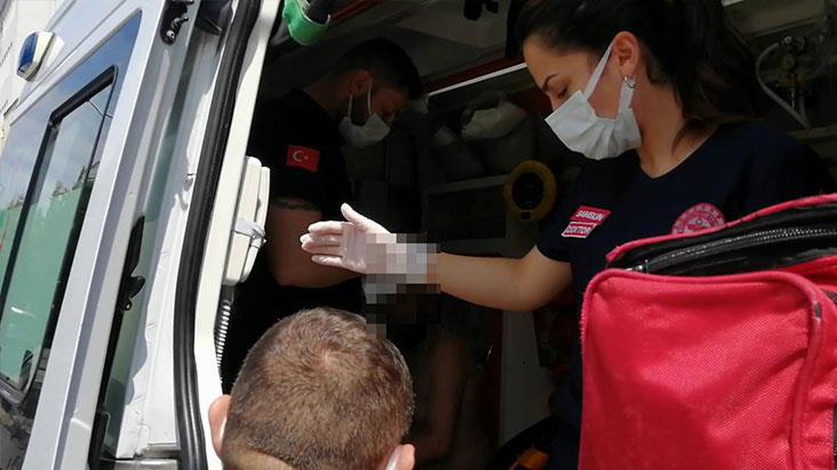Karısı tarafından sırtından bıçaklanan adam, metrelerce yaralı halde yürüyüp yardım istedi