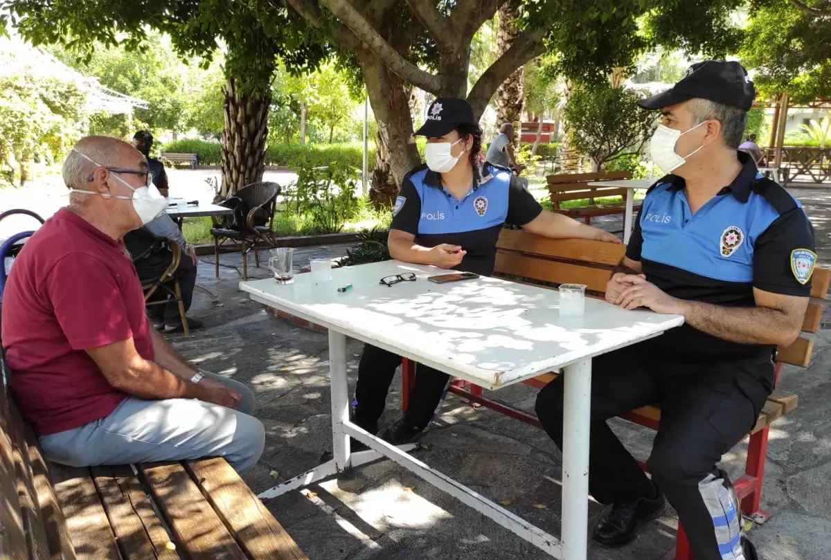 Mersin'de polis ekipleri yaşlıları dolandırıcılığa karşı bilgilendirdi