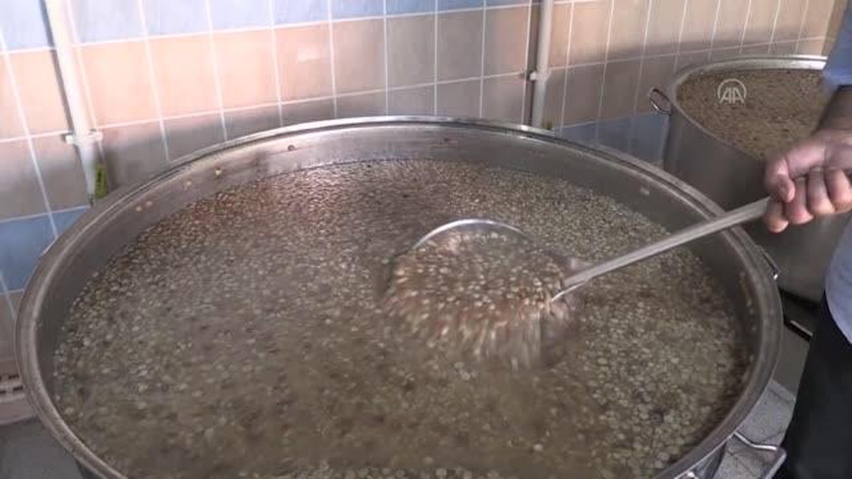 Erzincan'da muharrem ayı dolayısıyla 3 cemevinde aşure dağıtılıyor - Vimarsana News