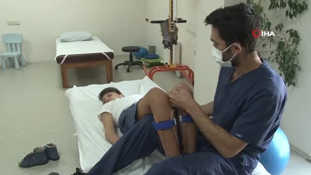 Özbekistanlı çocuğun yüzü Eskişehir'de güldü