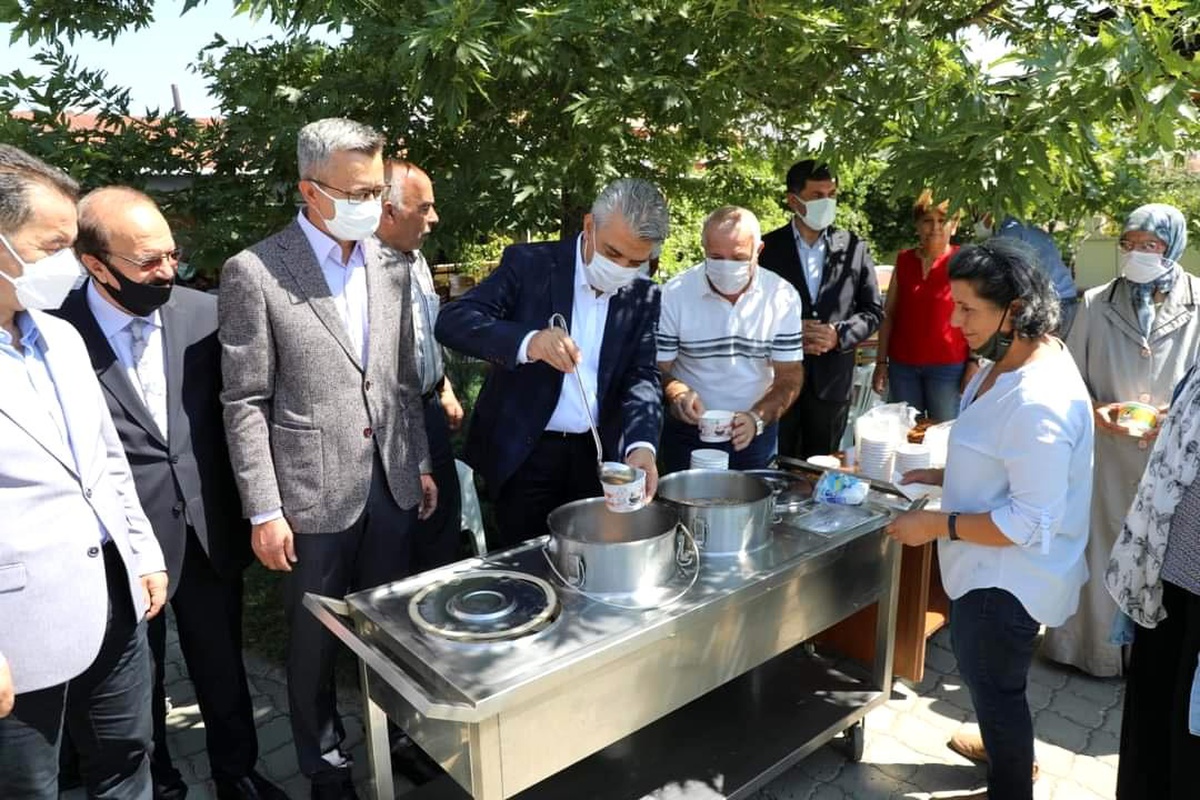 Erzincan'da cemevleri'nde aşure dağıtıldı - Vimarsana News
